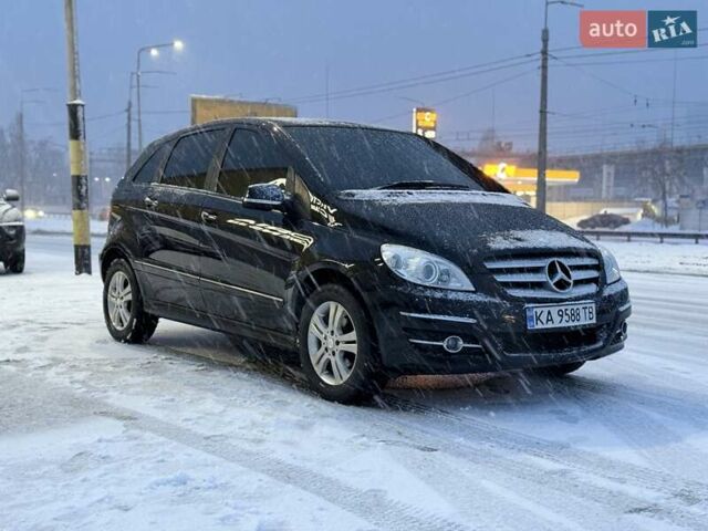 Чорний Мерседес Б-клас, об'ємом двигуна 1.7 л та пробігом 65 тис. км за 10000 $, фото 1 на Automoto.ua