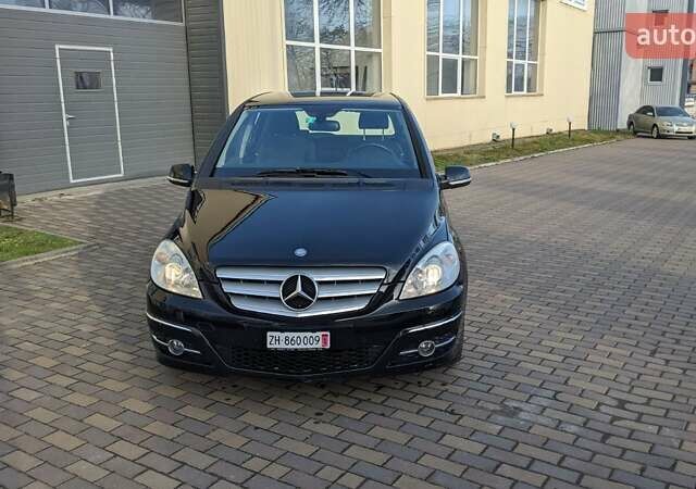 Чорний Мерседес Б-клас, об'ємом двигуна 1.7 л та пробігом 249 тис. км за 8500 $, фото 1 на Automoto.ua