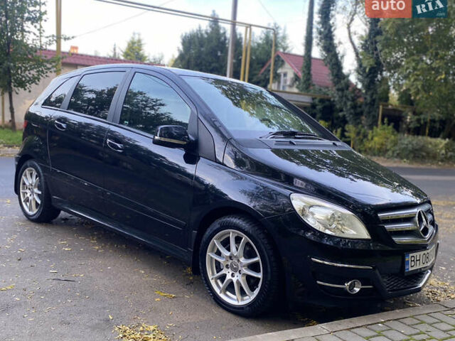 Черный Мерседес Б-класс, объемом двигателя 1.7 л и пробегом 84 тыс. км за 8200 $, фото 1 на Automoto.ua