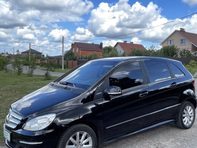 Чорний Мерседес Б-клас, об'ємом двигуна 2 л та пробігом 317 тис. км за 7800 $, фото 1 на Automoto.ua