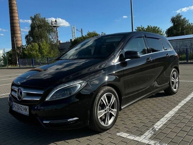 Чорний Мерседес Б-клас, об'ємом двигуна 1.8 л та пробігом 138 тис. км за 10600 $, фото 1 на Automoto.ua