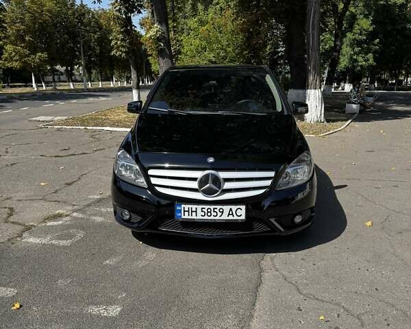 Черный Мерседес Б-класс, объемом двигателя 1.46 л и пробегом 273 тыс. км за 11700 $, фото 1 на Automoto.ua