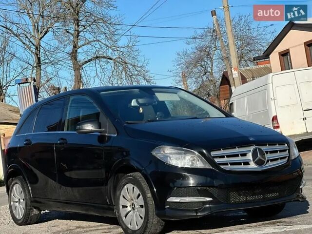 Чорний Мерседес Б-клас, об'ємом двигуна 1.99 л та пробігом 182 тис. км за 9900 $, фото 1 на Automoto.ua
