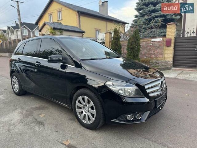 Черный Мерседес Б-класс, объемом двигателя 1.5 л и пробегом 330 тыс. км за 9700 $, фото 1 на Automoto.ua