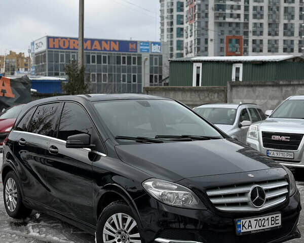 Чорний Мерседес Б-клас, об'ємом двигуна 2 л та пробігом 265 тис. км за 9500 $, фото 1 на Automoto.ua