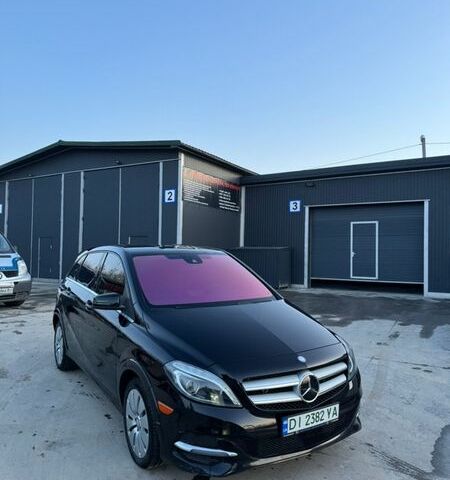 Черный Мерседес Б-класс, объемом двигателя 0 л и пробегом 197 тыс. км за 12000 $, фото 1 на Automoto.ua