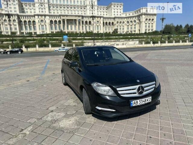 Черный Мерседес Б-класс, объемом двигателя 2 л и пробегом 167 тыс. км за 9500 $, фото 1 на Automoto.ua