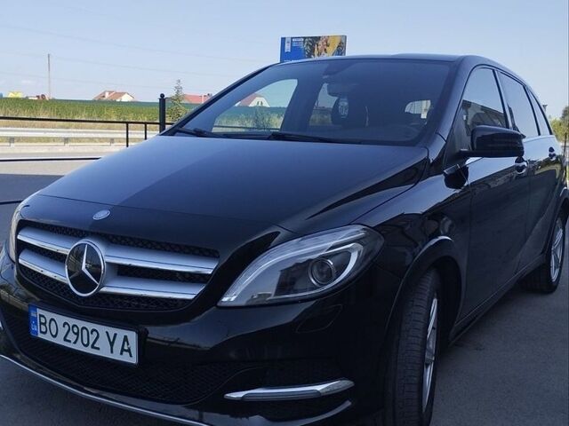 Чорний Мерседес Б-клас, об'ємом двигуна 0 л та пробігом 112 тис. км за 9300 $, фото 1 на Automoto.ua
