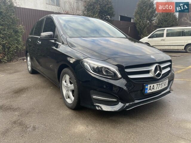 Чорний Мерседес Б-клас, об'ємом двигуна 1.5 л та пробігом 350 тис. км за 14000 $, фото 1 на Automoto.ua