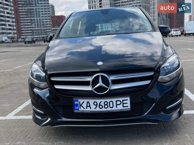 Чорний Мерседес Б-клас, об'ємом двигуна 2 л та пробігом 180 тис. км за 15900 $, фото 1 на Automoto.ua