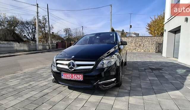 Черный Мерседес Б-класс, объемом двигателя 0 л и пробегом 140 тыс. км за 8799 $, фото 1 на Automoto.ua