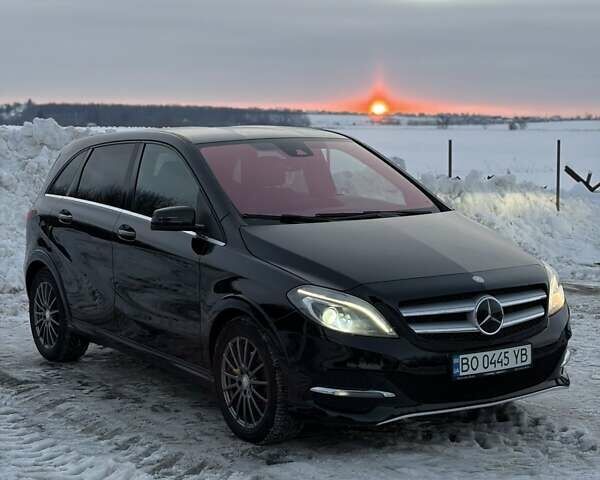 Черный Мерседес Б-класс, объемом двигателя 0 л и пробегом 141 тыс. км за 9300 $, фото 1 на Automoto.ua