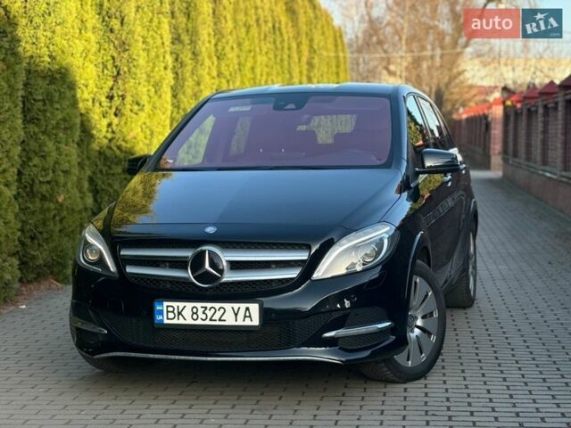 Чорний Мерседес Б-клас, об'ємом двигуна 0 л та пробігом 117 тис. км за 9500 $, фото 1 на Automoto.ua