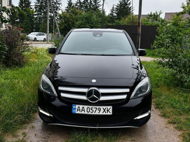 Чорний Мерседес Б-клас, об'ємом двигуна 0 л та пробігом 115 тис. км за 9900 $, фото 1 на Automoto.ua