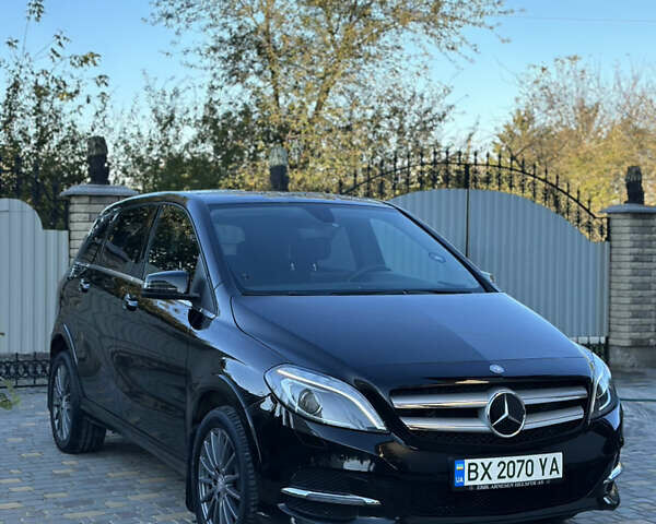 Черный Мерседес Б-класс, объемом двигателя 0 л и пробегом 90 тыс. км за 10900 $, фото 1 на Automoto.ua