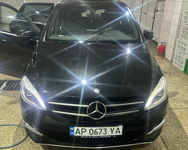 Чорний Мерседес Б-клас, об'ємом двигуна 0 л та пробігом 106 тис. км за 10500 $, фото 1 на Automoto.ua
