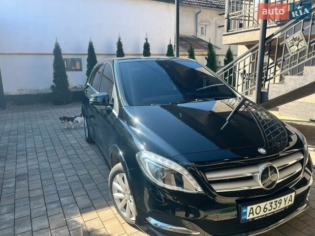 Чорний Мерседес Б-клас, об'ємом двигуна 0 л та пробігом 107 тис. км за 13000 $, фото 1 на Automoto.ua