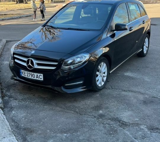 Чорний Мерседес Б-клас, об'ємом двигуна 1.46 л та пробігом 249 тис. км за 13700 $, фото 1 на Automoto.ua