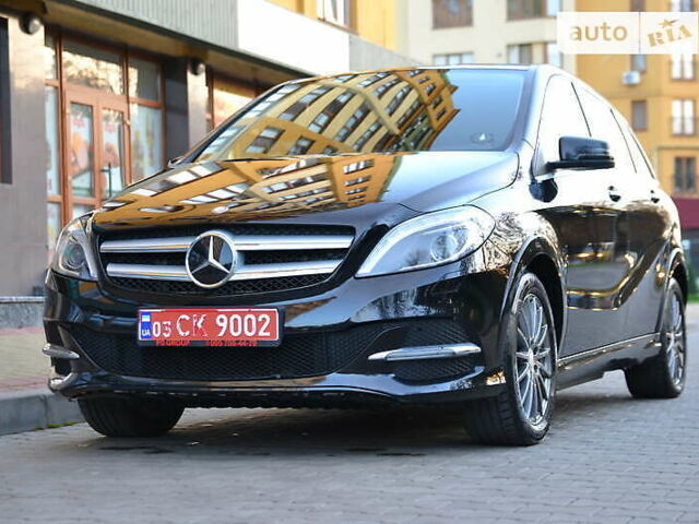 Черный Мерседес Б-класс, объемом двигателя 0 л и пробегом 127 тыс. км за 14000 $, фото 1 на Automoto.ua
