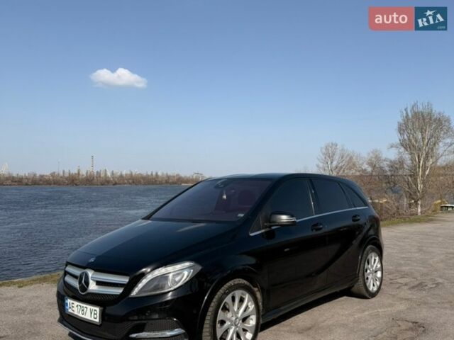 Черный Мерседес Б-класс, объемом двигателя 0 л и пробегом 131 тыс. км за 11000 $, фото 1 на Automoto.ua