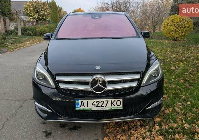 Черный Мерседес Б-класс, объемом двигателя 0 л и пробегом 108 тыс. км за 13500 $, фото 1 на Automoto.ua