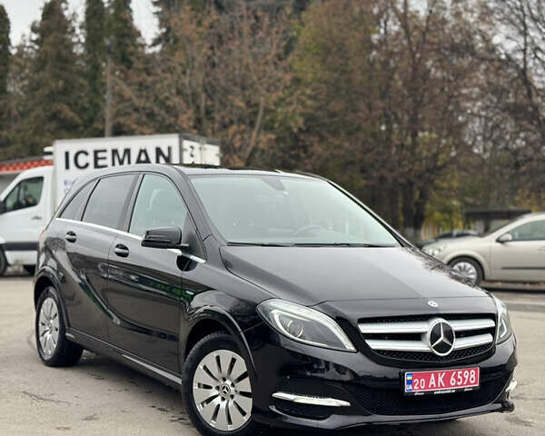 Черный Мерседес Б-класс, объемом двигателя 0 л и пробегом 99 тыс. км за 10500 $, фото 1 на Automoto.ua