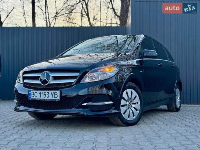 Черный Мерседес Б-класс, объемом двигателя 0 л и пробегом 100 тыс. км за 9250 $, фото 1 на Automoto.ua