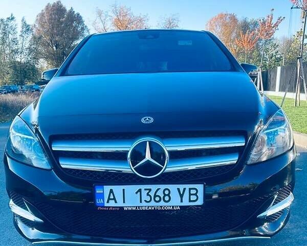 Черный Мерседес Б-класс, объемом двигателя 0 л и пробегом 33 тыс. км за 13500 $, фото 1 на Automoto.ua