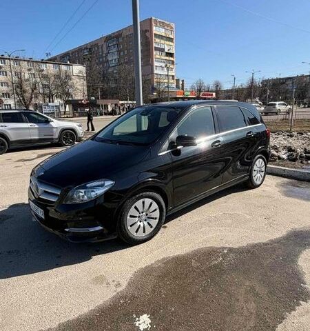 Черный Мерседес Б-класс, объемом двигателя 0 л и пробегом 83 тыс. км за 11300 $, фото 1 на Automoto.ua