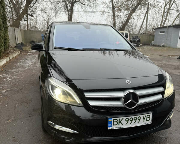 Чорний Мерседес Б-клас, об'ємом двигуна 0 л та пробігом 95 тис. км за 12300 $, фото 1 на Automoto.ua