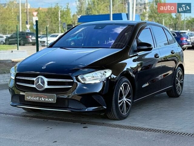 Черный Мерседес Б-класс, объемом двигателя 1.46 л и пробегом 160 тыс. км за 17599 $, фото 1 на Automoto.ua