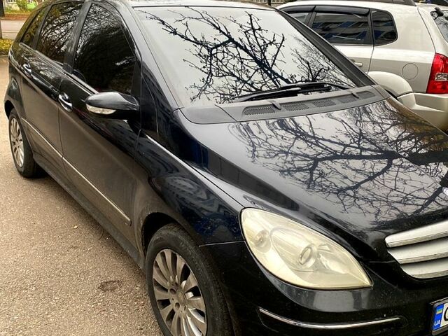 Мерседес Б-класс 2007 в Черкассах на Automoto.ua Черный Мерседес Б-класс, объемом двигателя 2 л и пробегом 270 тыс. км за 5700 $, фото 1 на Automoto.ua