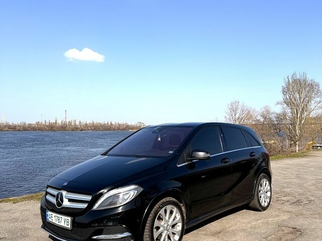 Черный Мерседес Б-класс, объемом двигателя 0.13 л и пробегом 131 тыс. км за 11000 $, фото 1 на Automoto.ua