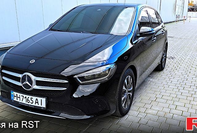 Черный Мерседес Б-класс, объемом двигателя 2 л и пробегом 140 тыс. км за 19700 $, фото 1 на Automoto.ua