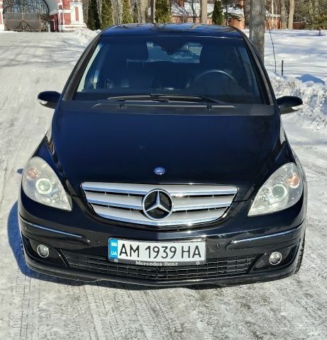 Черный Мерседес Б-класс, объемом двигателя 1.7 л и пробегом 313 тыс. км за 6200 $, фото 1 на Automoto.ua