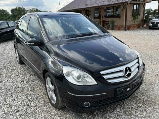 Черный Мерседес Б-класс, объемом двигателя 2 л и пробегом 180 тыс. км за 2800 $, фото 1 на Automoto.ua