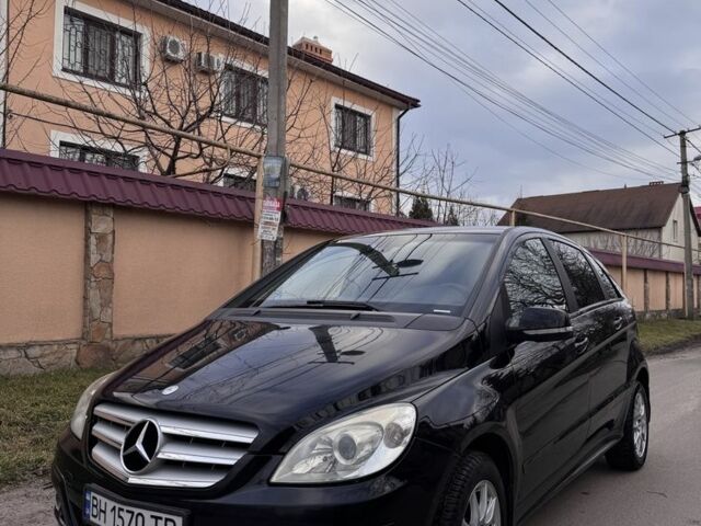 Чорний Мерседес Б-клас, об'ємом двигуна 2 л та пробігом 174 тис. км за 7500 $, фото 1 на Automoto.ua
