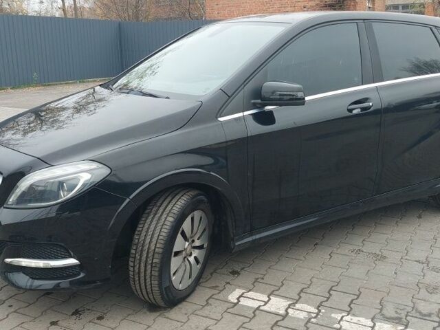 Чорний Мерседес Б-клас, об'ємом двигуна 0 л та пробігом 122 тис. км за 9999 $, фото 1 на Automoto.ua