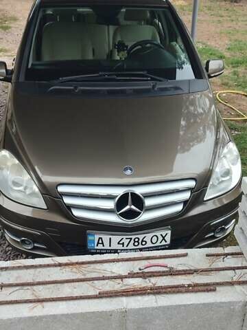 Коричневий Мерседес Б-клас, об'ємом двигуна 1.99 л та пробігом 195 тис. км за 8000 $, фото 1 на Automoto.ua