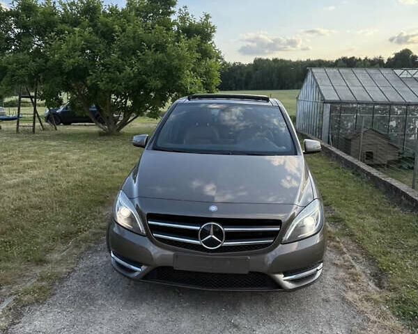 Коричневий Мерседес Б-клас, об'ємом двигуна 0 л та пробігом 190 тис. км за 14600 $, фото 1 на Automoto.ua