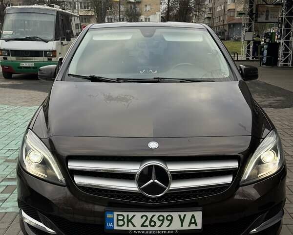 Коричневий Мерседес Б-клас, об'ємом двигуна 0 л та пробігом 99 тис. км за 11000 $, фото 1 на Automoto.ua