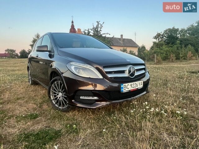 Коричневий Мерседес Б-клас, об'ємом двигуна 0 л та пробігом 129 тис. км за 10500 $, фото 1 на Automoto.ua