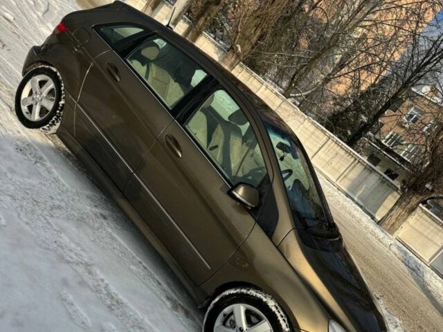 Коричневий Мерседес Б-клас, об'ємом двигуна 2 л та пробігом 263 тис. км за 7800 $, фото 1 на Automoto.ua