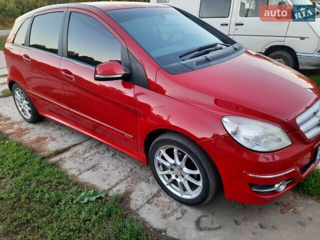 Червоний Мерседес Б-клас, об'ємом двигуна 1.99 л та пробігом 380 тис. км за 9000 $, фото 1 на Automoto.ua