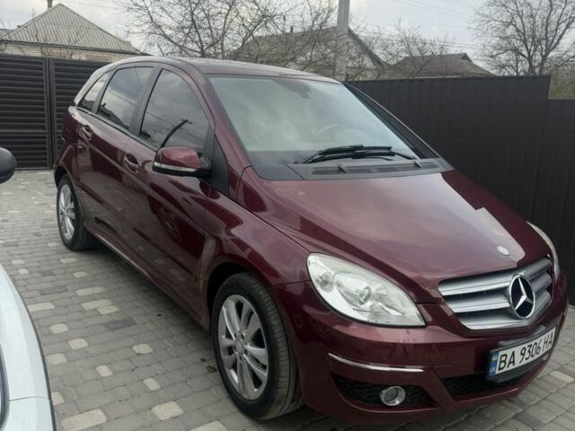 Червоний Мерседес Б-клас, об'ємом двигуна 1.7 л та пробігом 40 тис. км за 9000 $, фото 1 на Automoto.ua