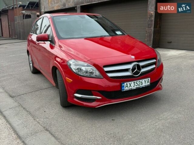 Червоний Мерседес Б-клас, об'ємом двигуна 0 л та пробігом 146 тис. км за 8900 $, фото 1 на Automoto.ua