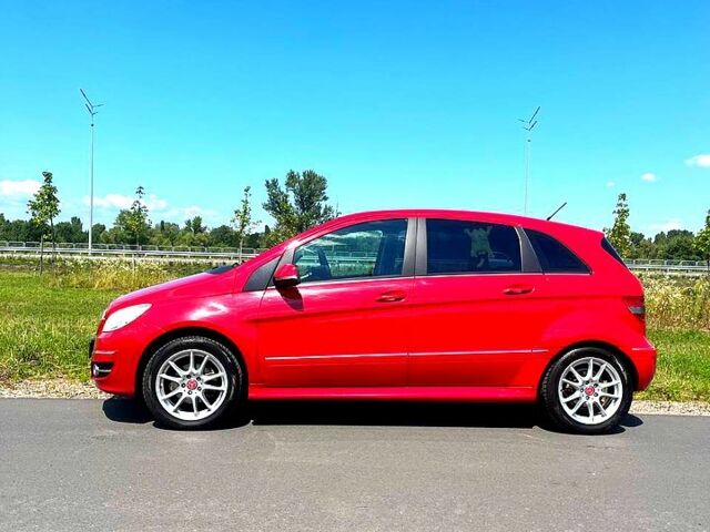 Червоний Мерседес Б-клас, об'ємом двигуна 1.7 л та пробігом 109 тис. км за 7200 $, фото 1 на Automoto.ua