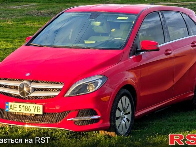 Червоний Мерседес Б-клас, об'ємом двигуна 82 л та пробігом 201 тис. км за 8000 $, фото 1 на Automoto.ua