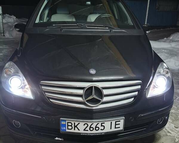 Мерседес Б-класс, объемом двигателя 2 л и пробегом 214 тыс. км за 8000 $, фото 1 на Automoto.ua