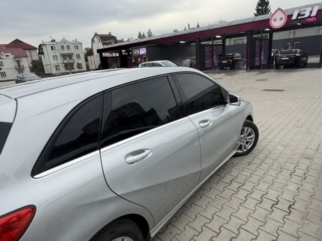 Мерседес Б-класс, объемом двигателя 1.46 л и пробегом 156 тыс. км за 12000 $, фото 1 на Automoto.ua